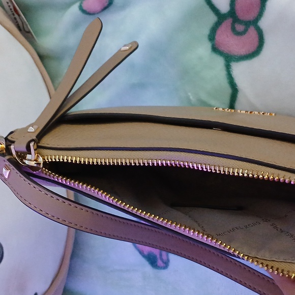 Authentic Michael Kors Dover Small Leather Crossbody Bag - Picture 7 of 9